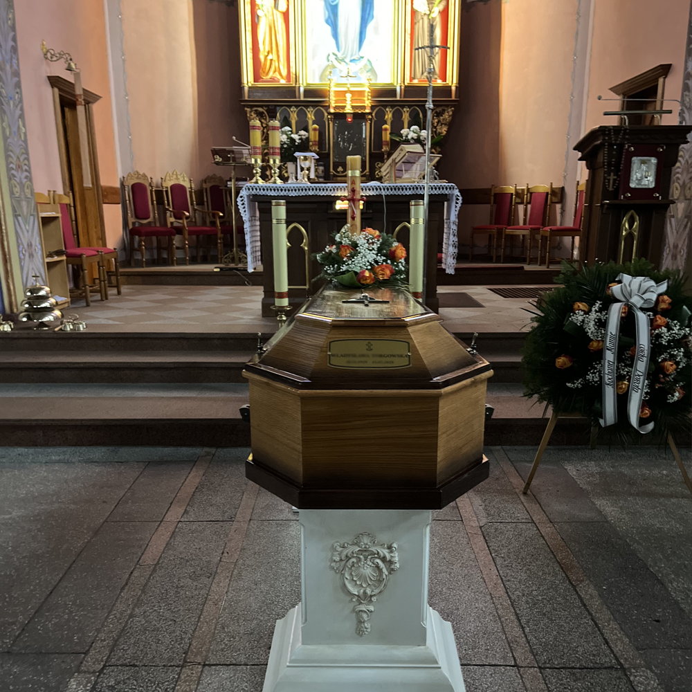 usługi pogrzebowe Bydgoszcz, zakład pogrzebowy Bydgoszcz, całodobowy zakład pogrzebowy Bydgoszcz, kremacja Bydgoszcz, transport zwłok Bydgoszcz, transport zmarłych Bydgoszcz, firma pogrzebowa Bydgoszcz, dom pogrzebowy Bydgoszcz, ekshumacja Bydgoszcz